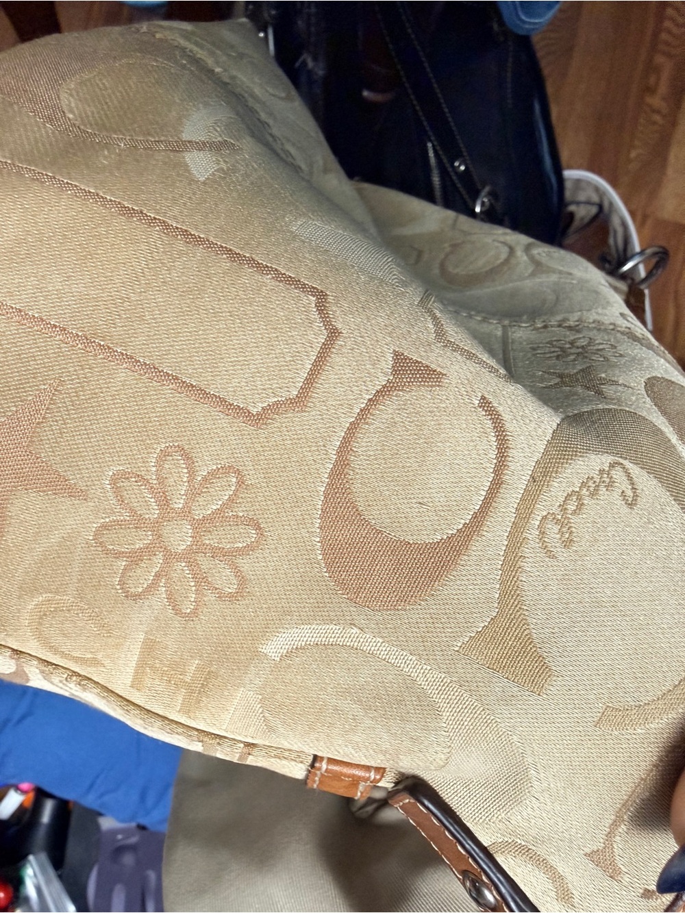 Coach Sara Shoulder Bag - Picture 15 of 16